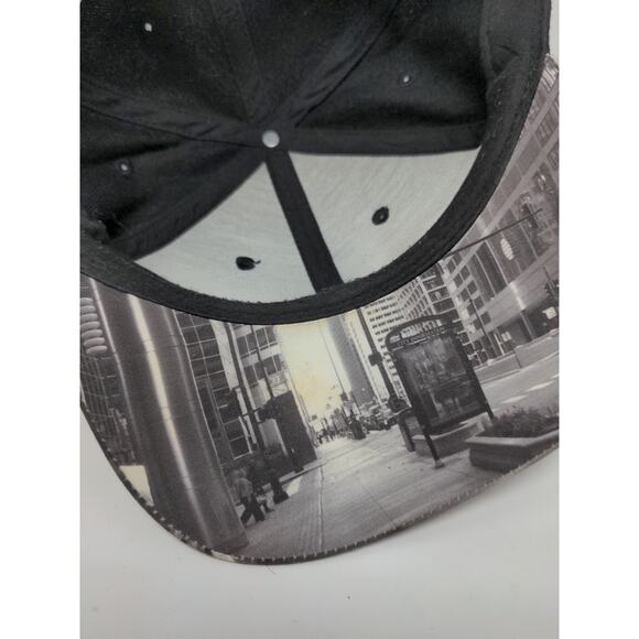 Chicago Snapback Hat Embroidered Spell Out Red & Black OSFM Picture Bill - Picture 9 of 11